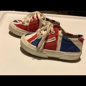 Superga tennis shoes for kids, size 22 or 6.5 US.
